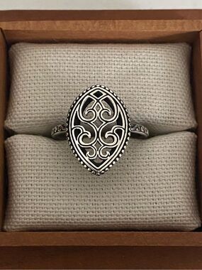 James Avery Retired Beaded Marquise Ring
